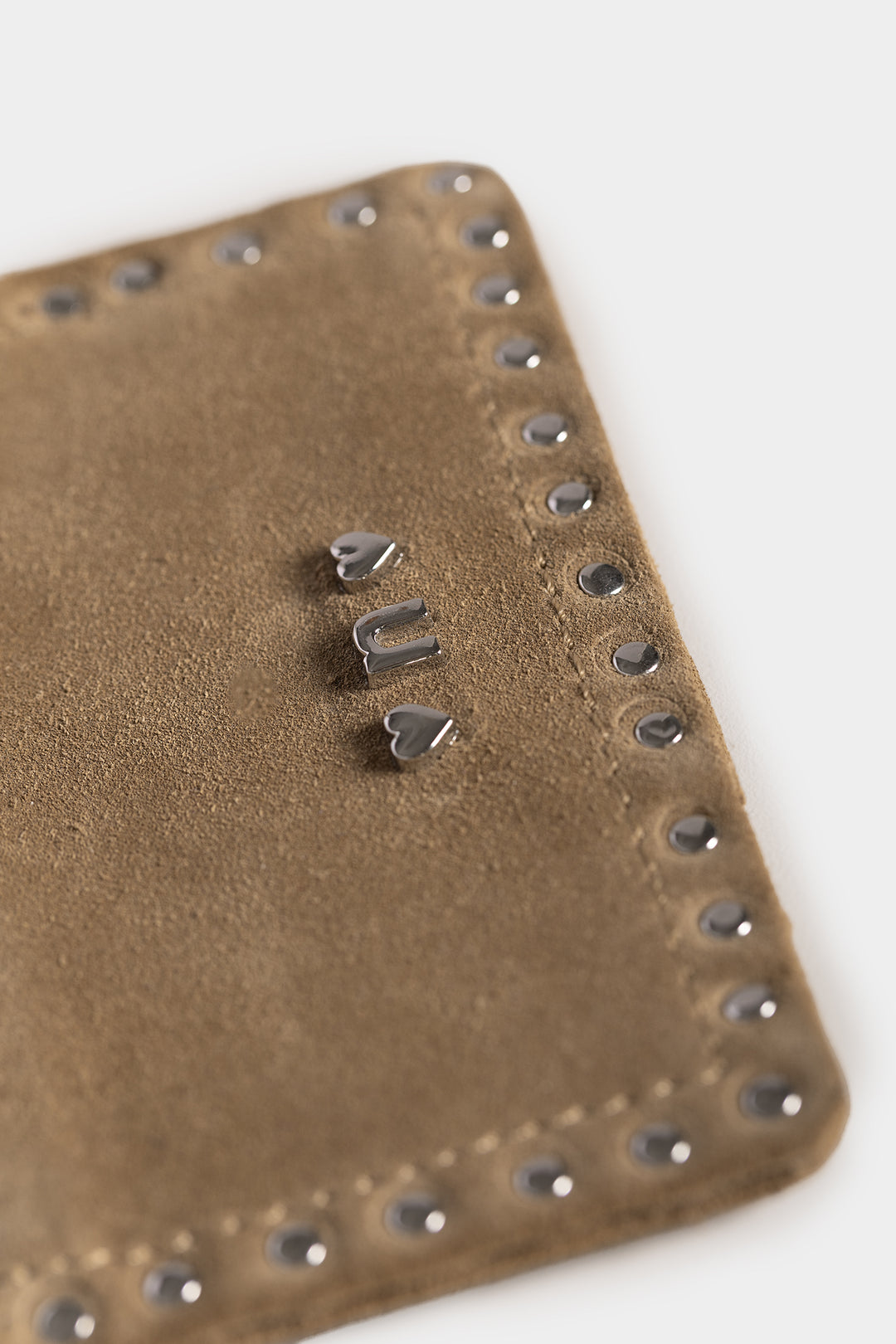 TARJETERO PIEL ANTE TACHUELAS