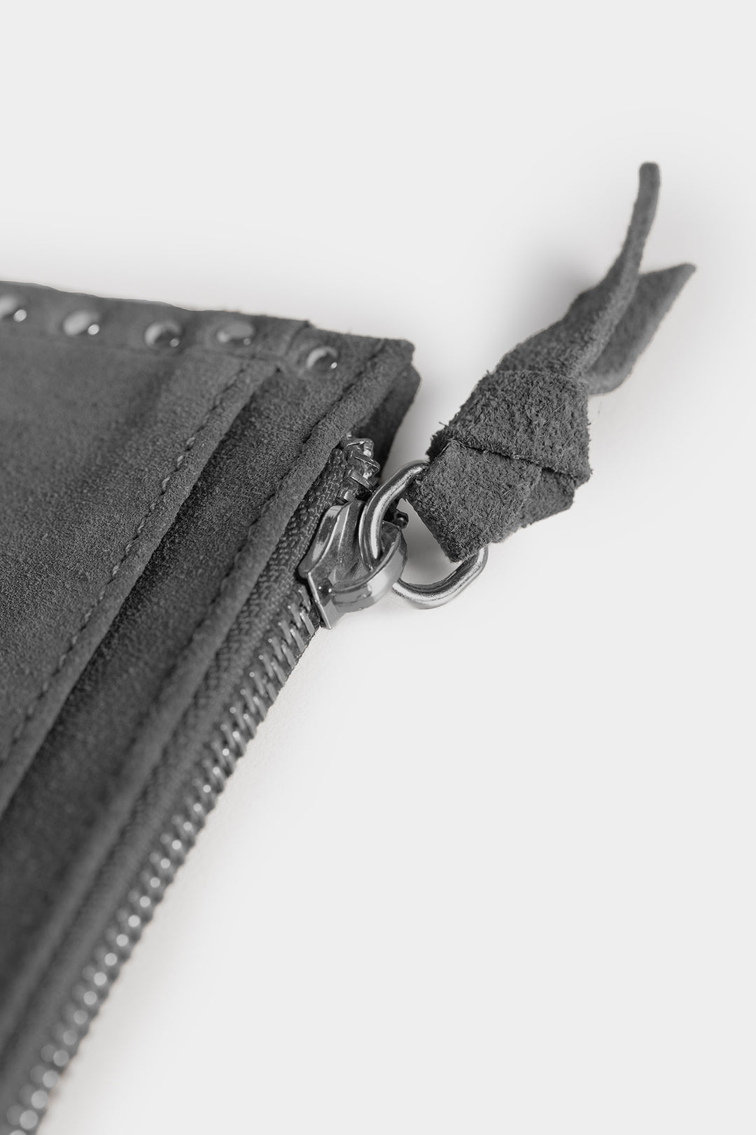 TARJETERO PIEL ANTE TACHUELAS