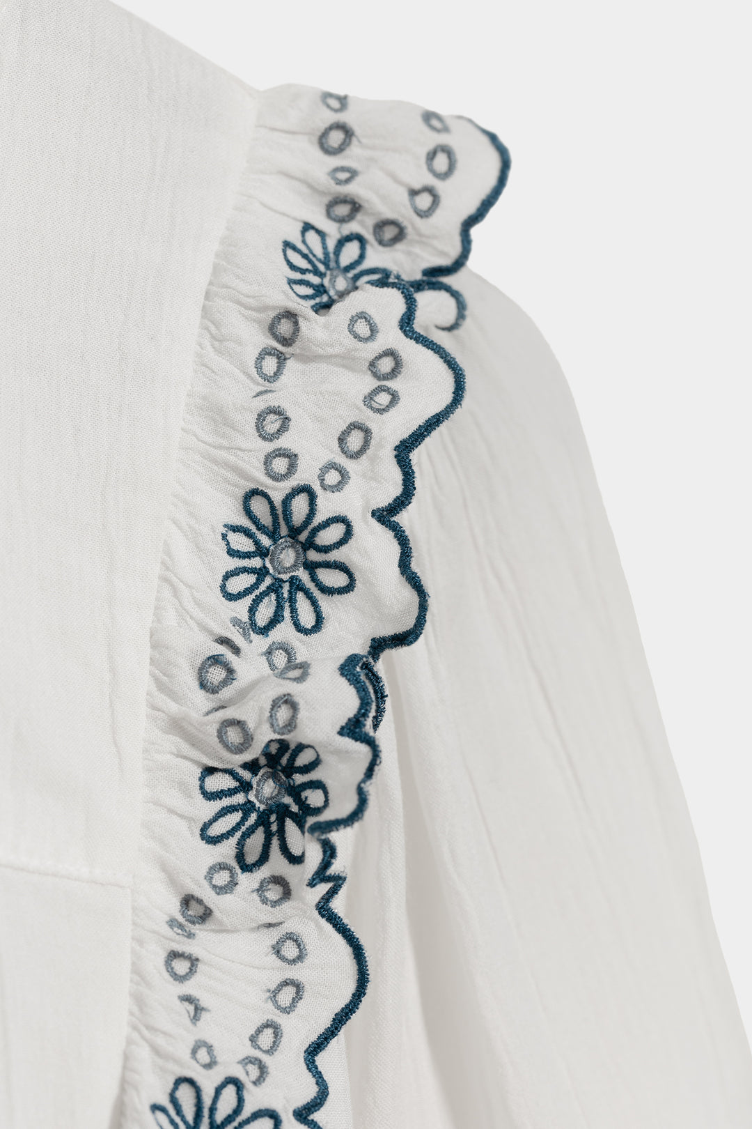 TOP VOLANTES BORDADO