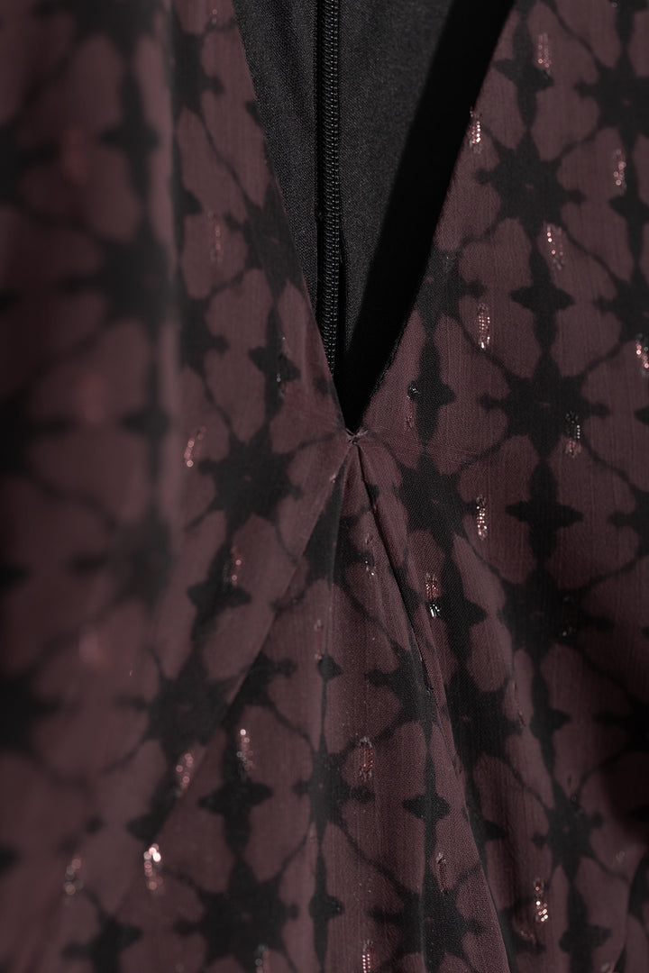 VESTIDO MIDI COM DECOTE EM V E RECORTE